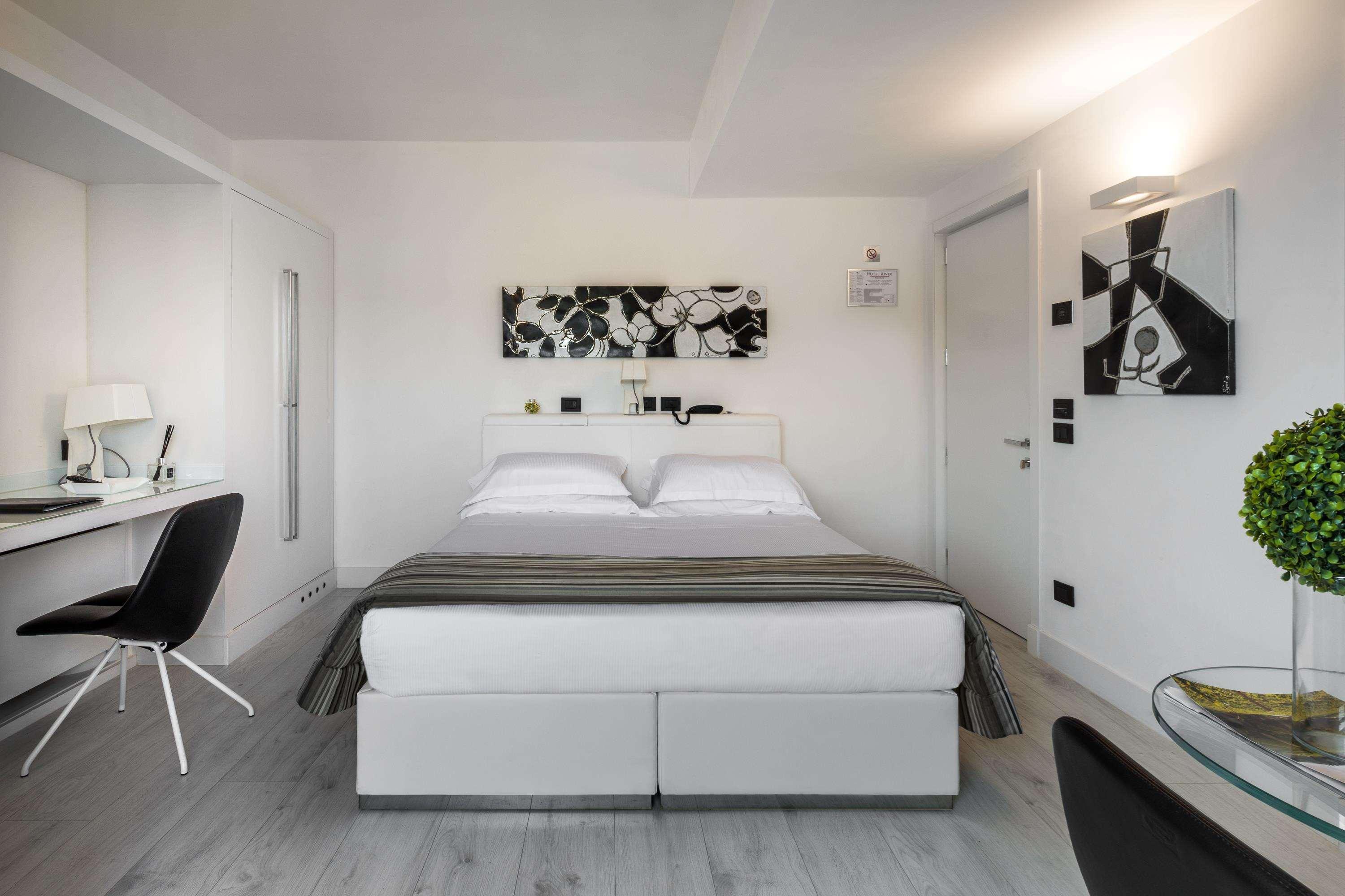 LHP Hotel River&SPA Firenze Eksteriør billede A room at the hotel