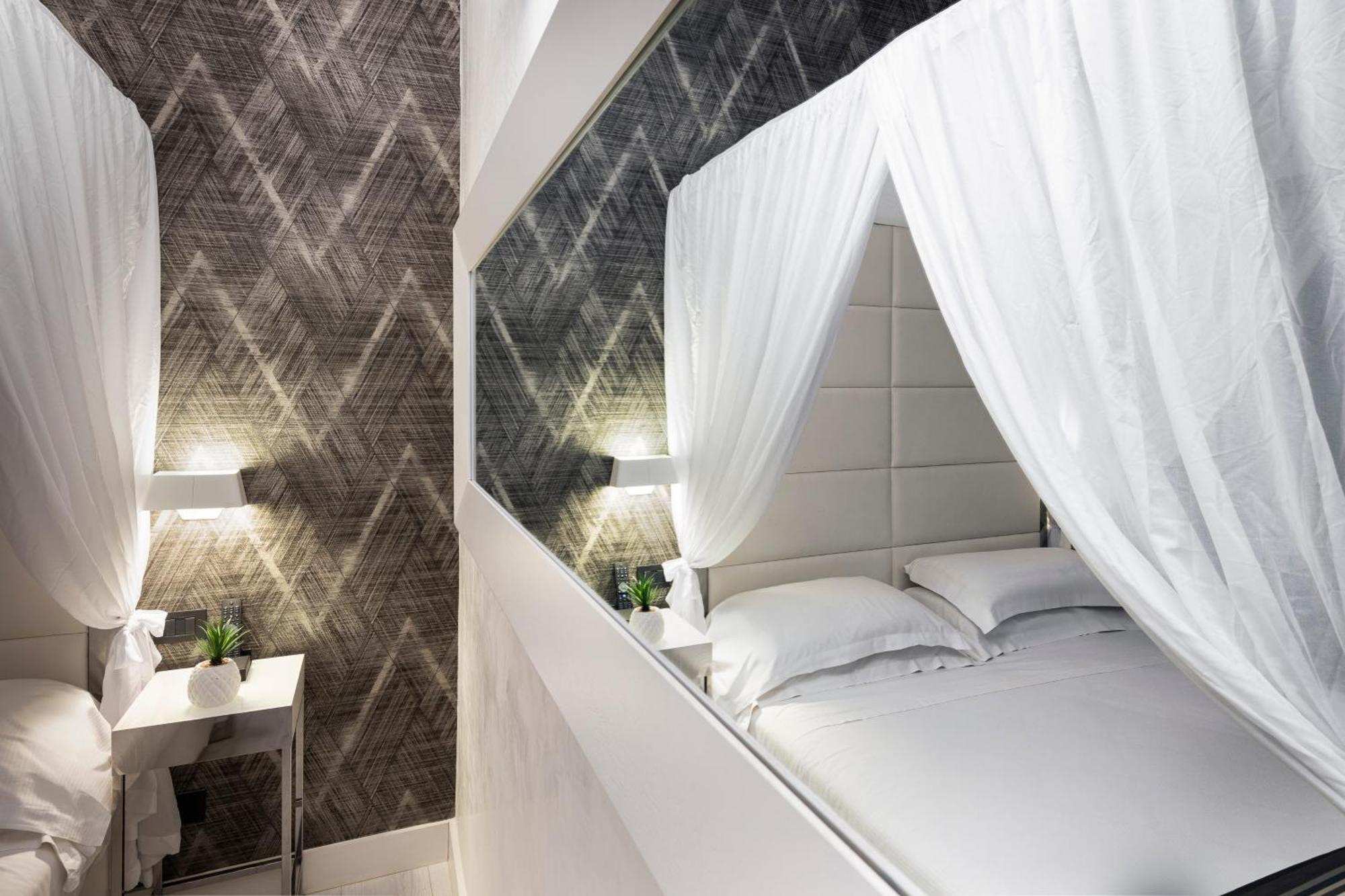 LHP Hotel River&SPA Firenze Eksteriør billede A room at the hotel