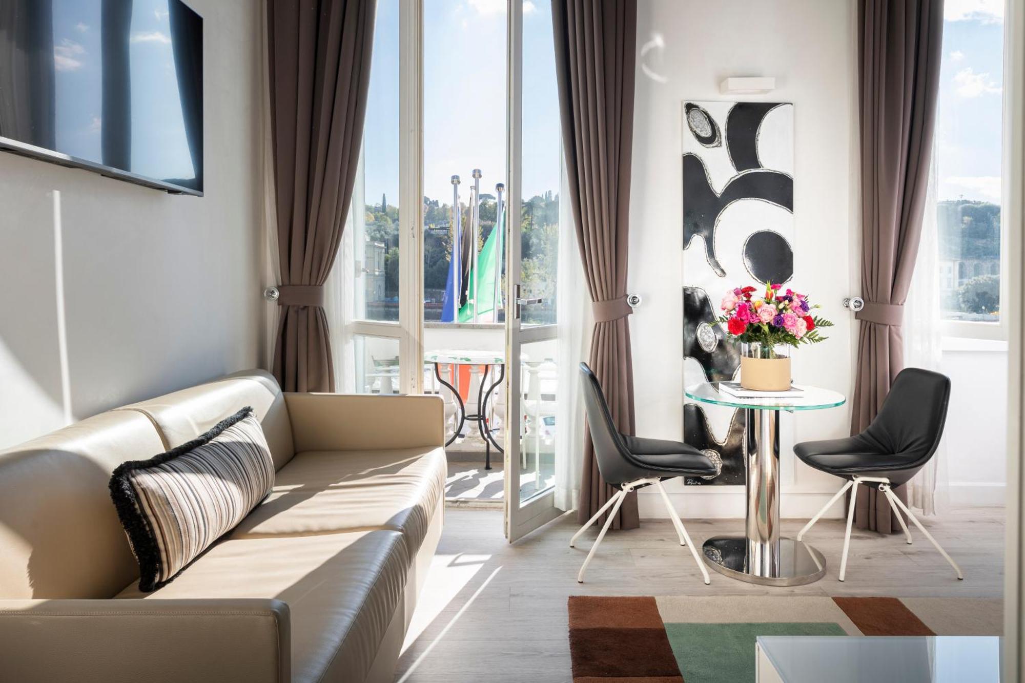 LHP Hotel River&SPA Firenze Eksteriør billede A typical apartment at the hotel